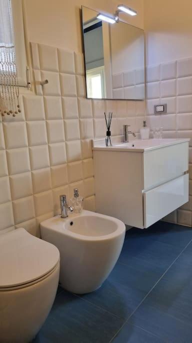 דירות לצ'ה Attico San Biagio מראה חיצוני תמונה
